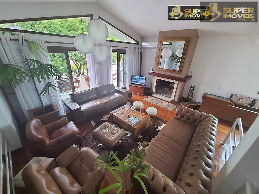 Casa com 3 quartos à venda, 420m2 em Centro, Pelotas - RS - imagem 1 Foto 1 de Casa com 3 quartos à venda, 420m2 em Centro, Pelotas - RS
