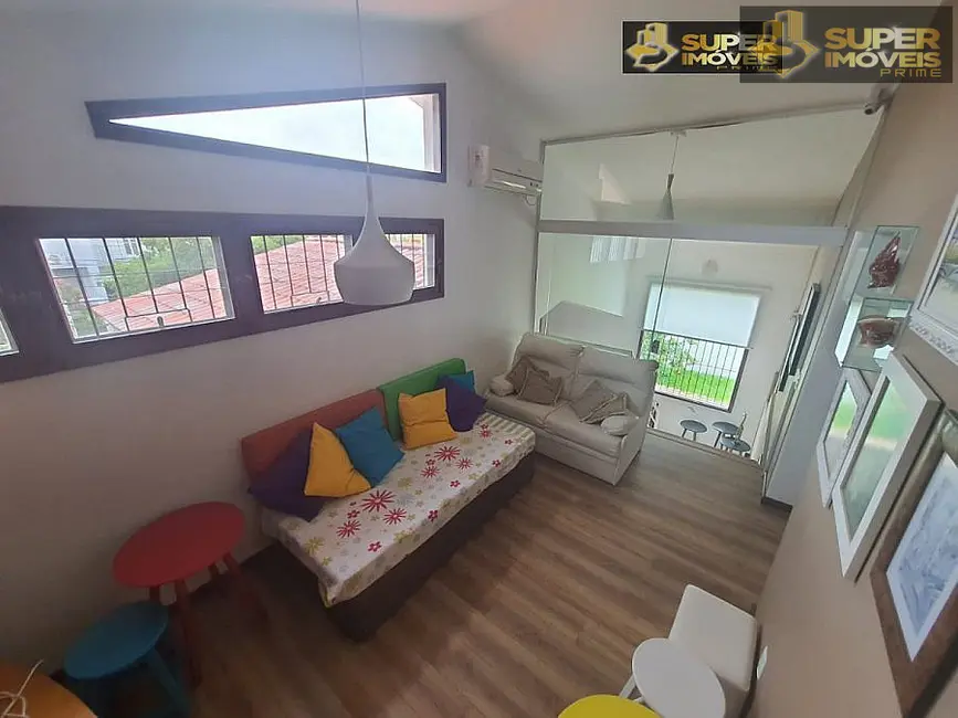 Casa com 3 quartos à venda, 420m2 em Centro, Pelotas - RS - imagem 3 Foto 3 de Casa com 3 quartos à venda, 420m2 em Centro, Pelotas - RS