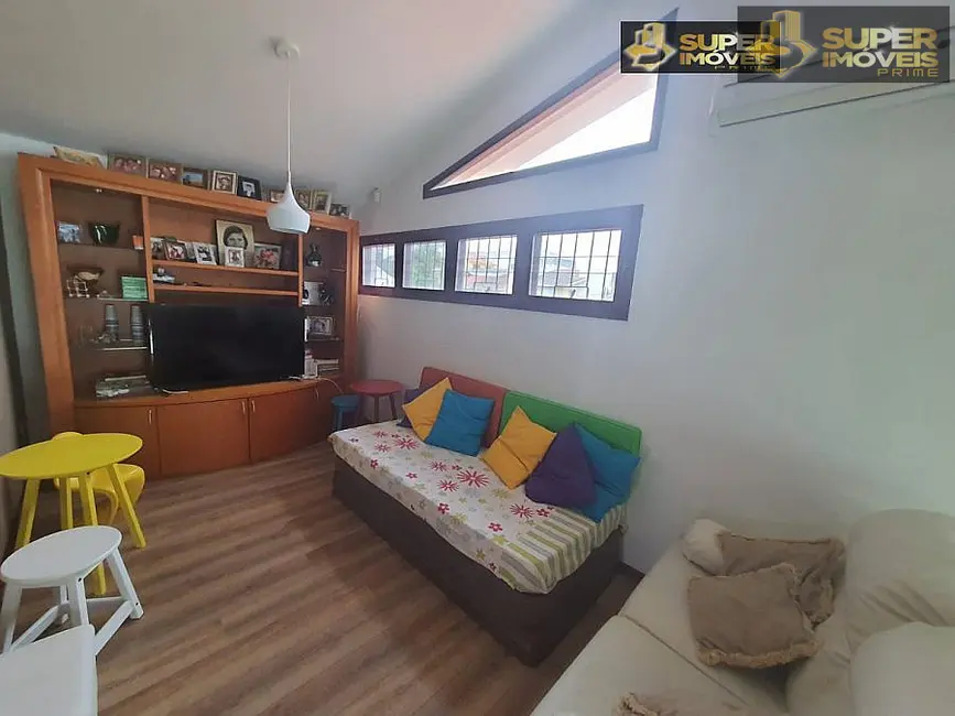 Casa com 3 quartos à venda, 420m2 em Centro, Pelotas - RS - imagem 2 Foto 2 de Casa com 3 quartos à venda, 420m2 em Centro, Pelotas - RS