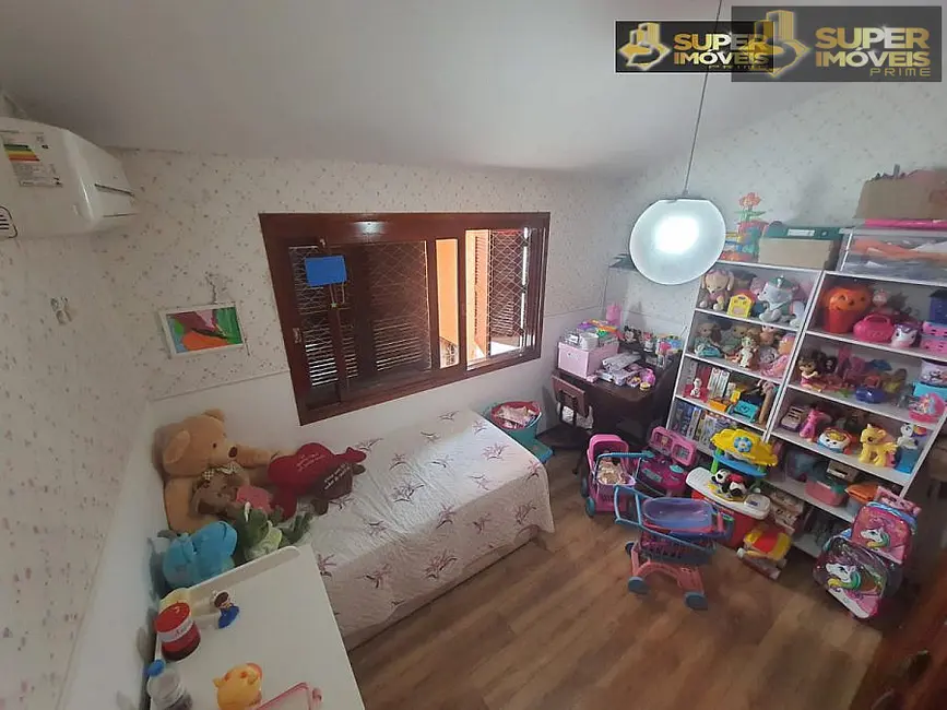 Casa com 3 quartos à venda, 420m2 em Centro, Pelotas - RS - imagem 7 Foto 7 de Casa com 3 quartos à venda, 420m2 em Centro, Pelotas - RS