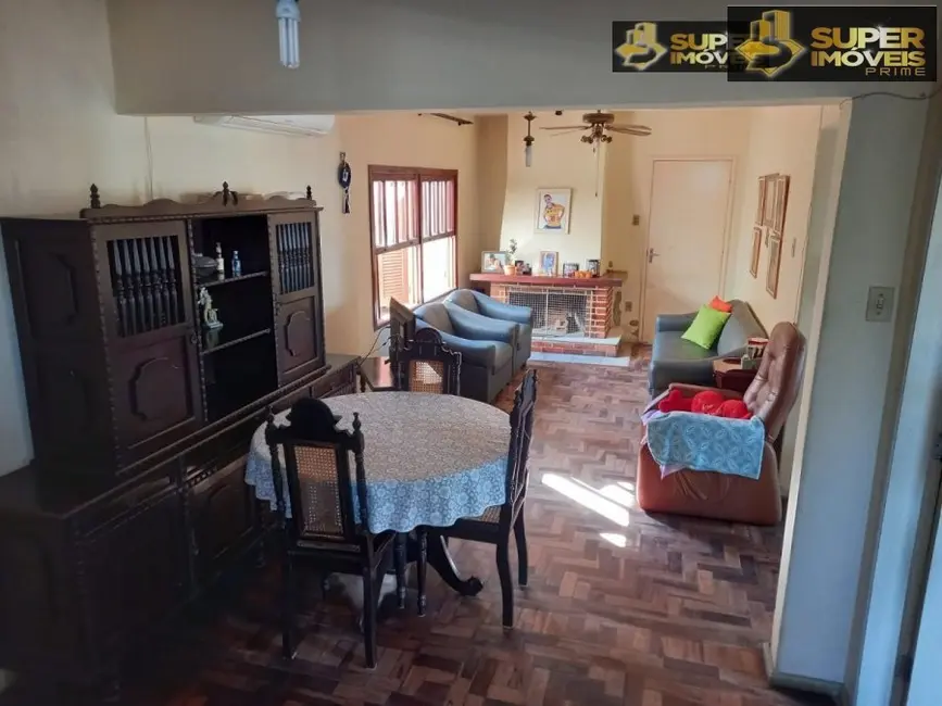 Foto 1 de Casa com 5 quartos à venda, 300m2 em Areal, Pelotas - RS