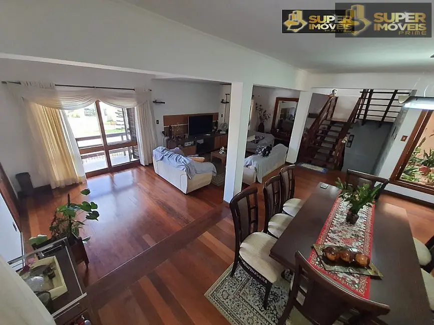 Casa com 4 quartos à venda, 480m2 em Centro, Pelotas - RS - imagem 1 Foto 1 de Casa com 4 quartos à venda, 480m2 em Centro, Pelotas - RS