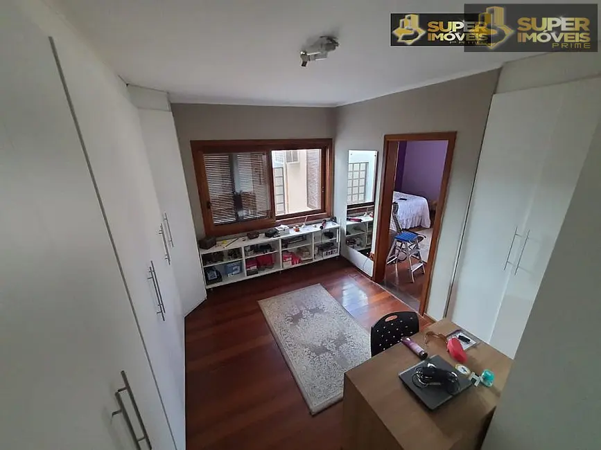 Casa com 4 quartos à venda, 480m2 em Centro, Pelotas - RS - imagem 7 Foto 7 de Casa com 4 quartos à venda, 480m2 em Centro, Pelotas - RS