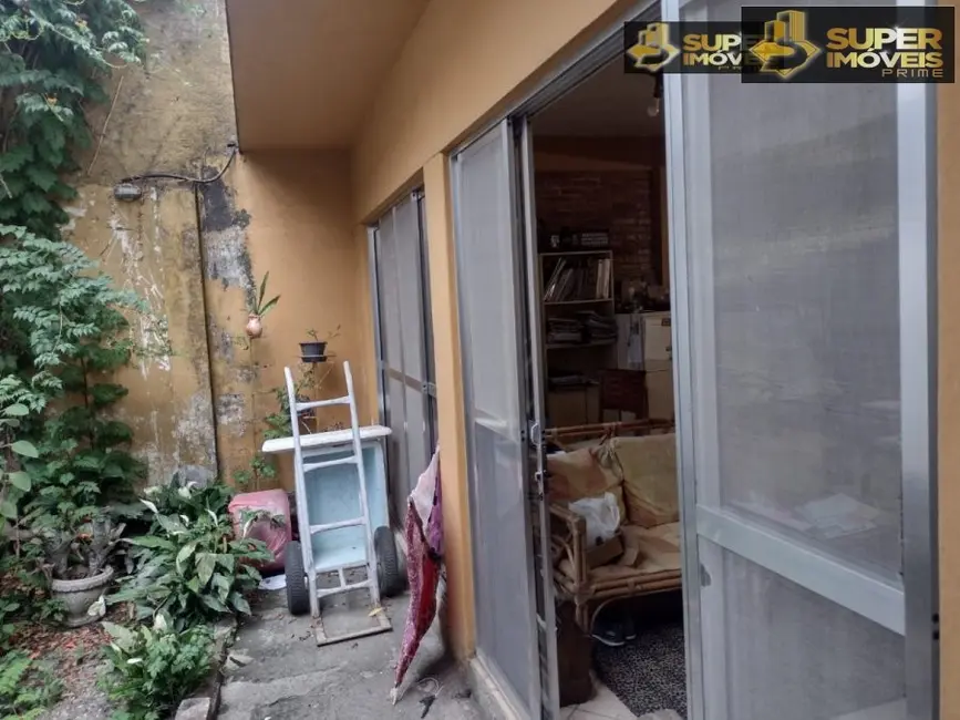Foto 2 de Casa com 4 quartos à venda, 200m2 em Centro, Pelotas - RS