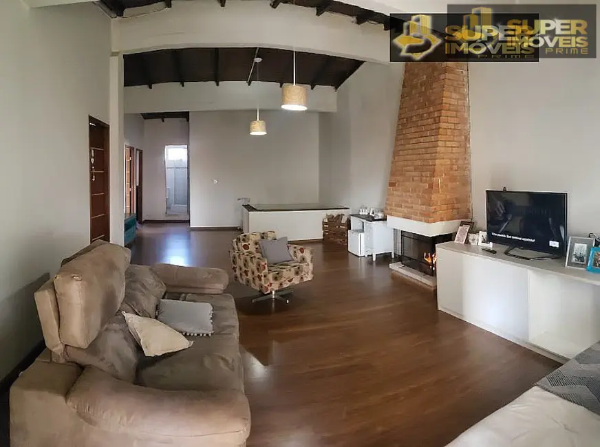 Casa com 4 quartos à venda, 340m2 em Laranjal, Pelotas - RS - imagem 2 Foto 2 de Casa com 4 quartos à venda, 340m2 em Laranjal, Pelotas - RS