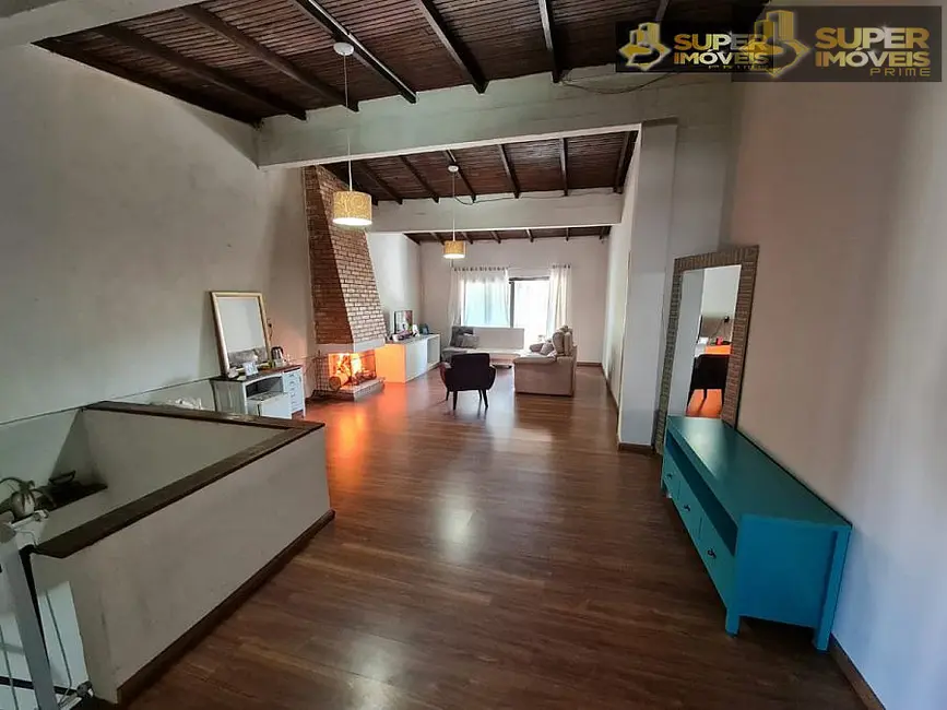 Casa com 4 quartos à venda, 340m2 em Laranjal, Pelotas - RS - imagem 1 Foto 1 de Casa com 4 quartos à venda, 340m2 em Laranjal, Pelotas - RS