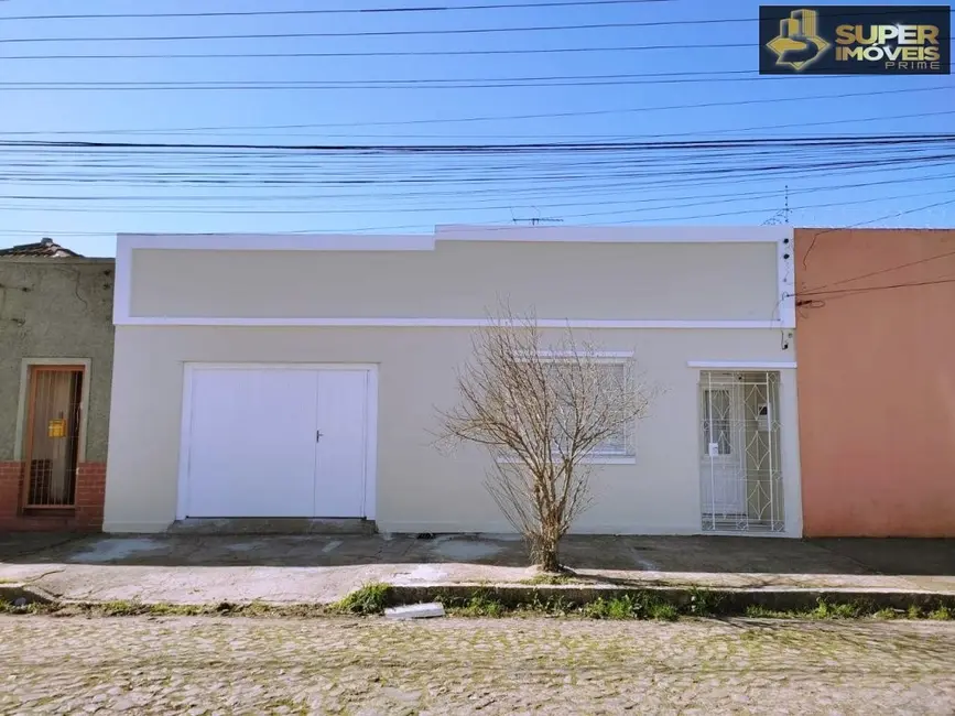 Foto 1 de Casa com 3 quartos à venda, 200m2 em Centro, Pelotas - RS