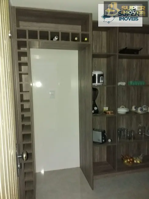 Casa com 2 quartos à venda, 226m2 em Centro, Pelotas - RS - imagem 8 Foto 8 de Casa com 2 quartos à venda, 226m2 em Centro, Pelotas - RS