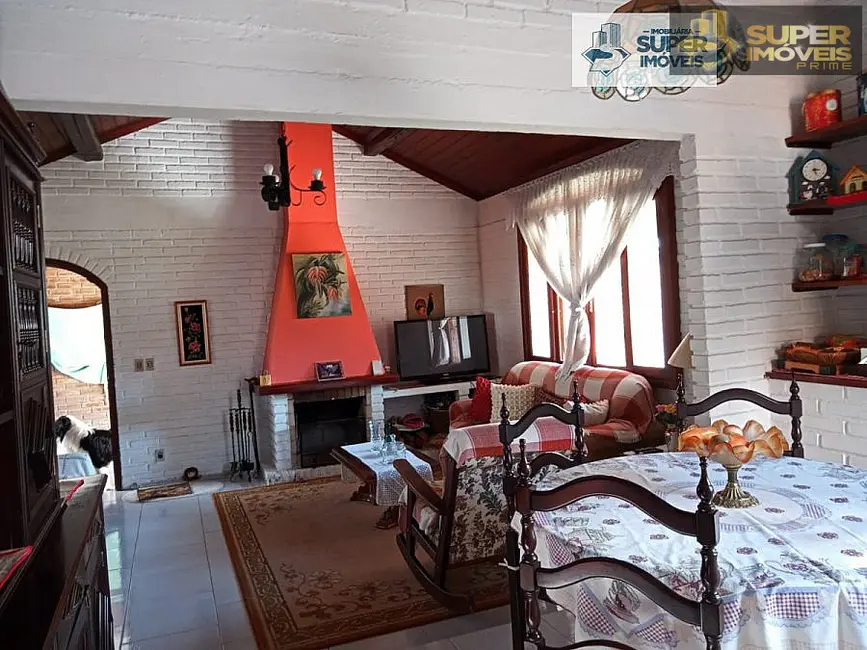 Casa com 5 quartos à venda, 825m2 em Laranjal, Pelotas - RS - imagem 5 Foto 5 de Casa com 5 quartos à venda, 825m2 em Laranjal, Pelotas - RS