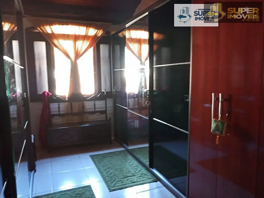 Casa com 5 quartos à venda, 825m2 em Laranjal, Pelotas - RS - imagem 9 Foto 9 de Casa com 5 quartos à venda, 825m2 em Laranjal, Pelotas - RS