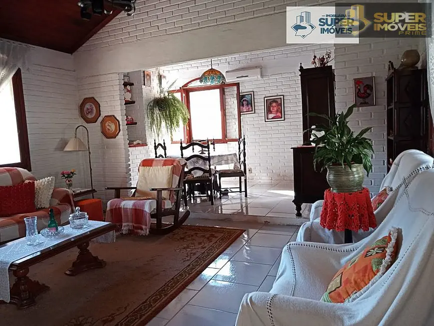 Casa com 5 quartos à venda, 825m2 em Laranjal, Pelotas - RS - imagem 4 Foto 4 de Casa com 5 quartos à venda, 825m2 em Laranjal, Pelotas - RS