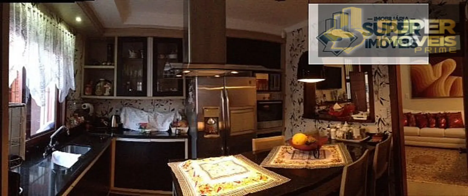 Foto 3 de Casa com 5 quartos à venda, 600m2 em Laranjal, Pelotas - RS