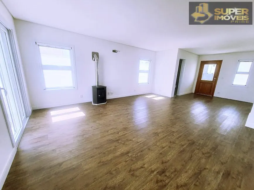 Casa com 3 quartos à venda, 390m2 em Laranjal, Pelotas - RS - imagem 9 Foto 9 de Casa com 3 quartos à venda, 390m2 em Laranjal, Pelotas - RS