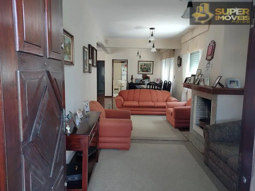 Casa com 3 quartos à venda, 410m2 em Fragata, Pelotas - RS - imagem 8 Foto 8 de Casa com 3 quartos à venda, 410m2 em Fragata, Pelotas - RS