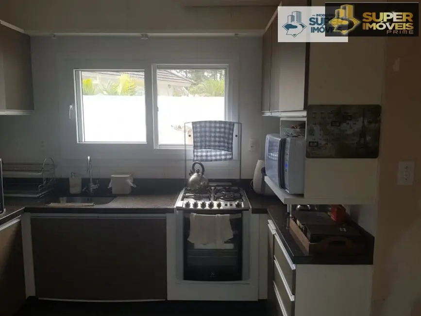 Foto 5 de Casa com 3 quartos à venda, 180m2 em Laranjal, Pelotas - RS