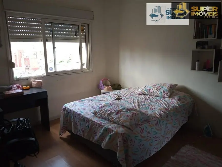 Apartamento com 2 quartos à venda, 112m2 em Centro, Pelotas - RS - imagem 8 Foto 8 de Apartamento com 2 quartos à venda, 112m2 em Centro, Pelotas - RS
