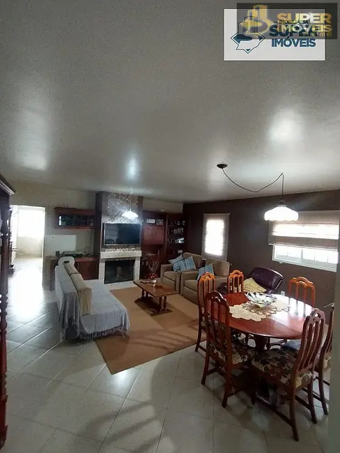 Foto 1 de Casa com 3 quartos à venda, 480m2 em Laranjal, Pelotas - RS