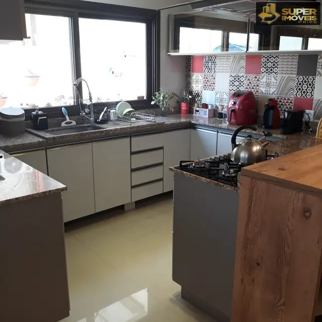 Foto 5 de Casa com 3 quartos à venda, 420m2 em Laranjal, Pelotas - RS