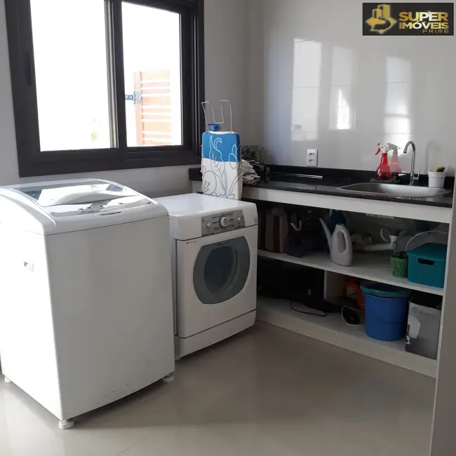 Foto 7 de Casa com 3 quartos à venda, 420m2 em Laranjal, Pelotas - RS