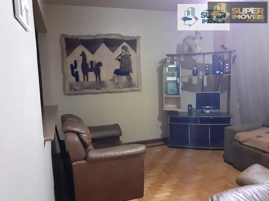 Casa com 4 quartos à venda, 300m2 em Centro, Pelotas - RS - imagem 1 Foto 1 de Casa com 4 quartos à venda, 300m2 em Centro, Pelotas - RS