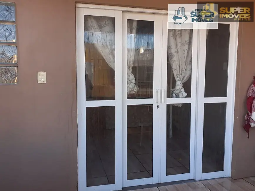Casa com 4 quartos à venda, 300m2 em Centro, Pelotas - RS - imagem 5 Foto 5 de Casa com 4 quartos à venda, 300m2 em Centro, Pelotas - RS