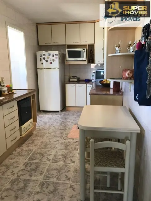 Apartamento com 2 quartos à venda, 80m2 em Centro, Pelotas - RS - imagem 8 Foto 8 de Apartamento com 2 quartos à venda, 80m2 em Centro, Pelotas - RS
