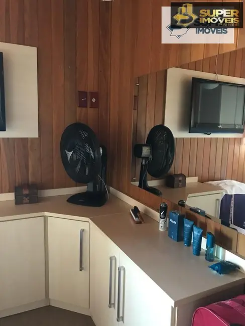 Apartamento com 2 quartos à venda, 80m2 em Centro, Pelotas - RS - imagem 9 Foto 9 de Apartamento com 2 quartos à venda, 80m2 em Centro, Pelotas - RS