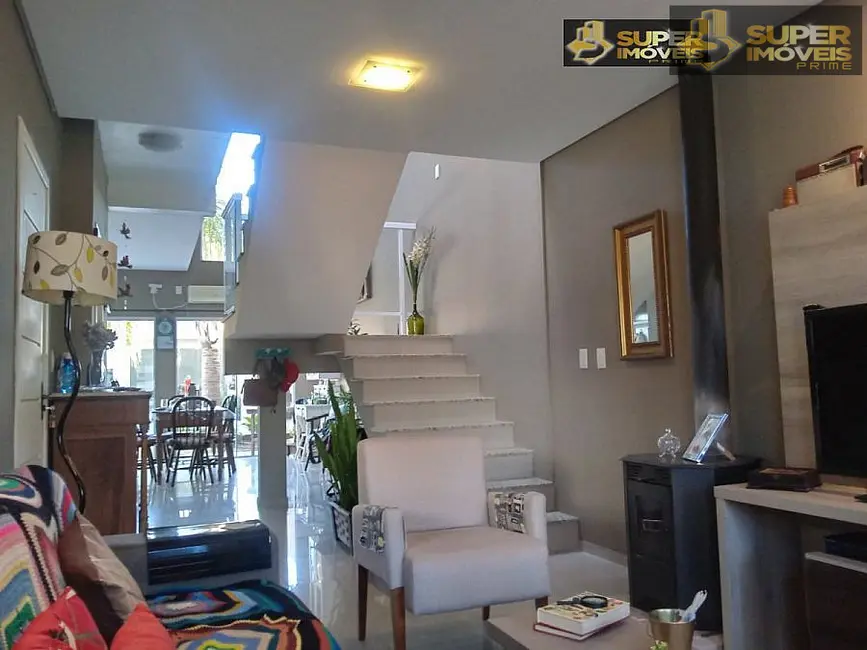 Foto 5 de Casa com 3 quartos à venda, 221m2 em Laranjal, Pelotas - RS