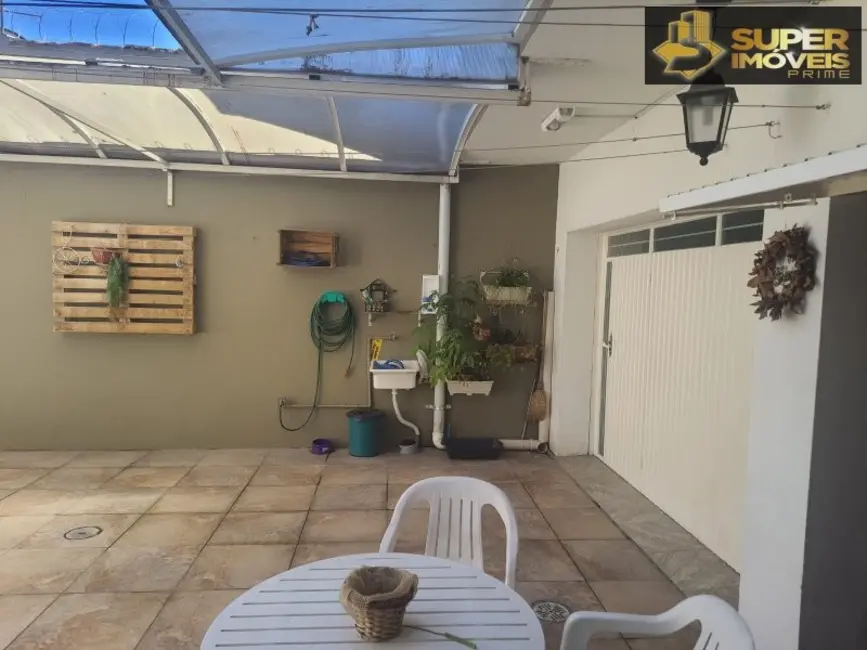 Foto 4 de Casa com 5 quartos à venda, 400m2 em Fragata, Pelotas - RS