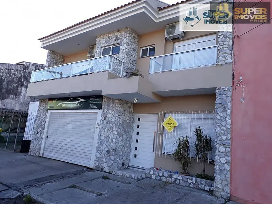 Foto 4 de Casa com 4 quartos à venda, 200m2 em Fragata, Pelotas - RS