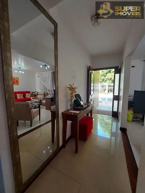 Casa com 4 quartos à venda, 360m2 em Centro, Pelotas - RS - imagem 9 Foto 9 de Casa com 4 quartos à venda, 360m2 em Centro, Pelotas - RS
