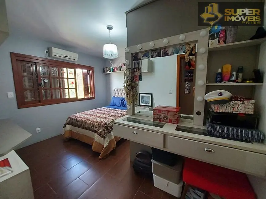 Casa com 4 quartos à venda, 360m2 em Centro, Pelotas - RS - imagem 2 Foto 2 de Casa com 4 quartos à venda, 360m2 em Centro, Pelotas - RS