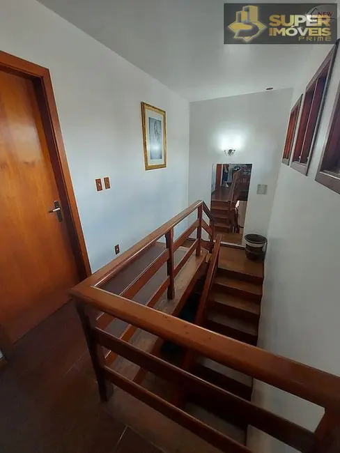 Casa com 4 quartos à venda, 360m2 em Centro, Pelotas - RS - imagem 3 Foto 3 de Casa com 4 quartos à venda, 360m2 em Centro, Pelotas - RS