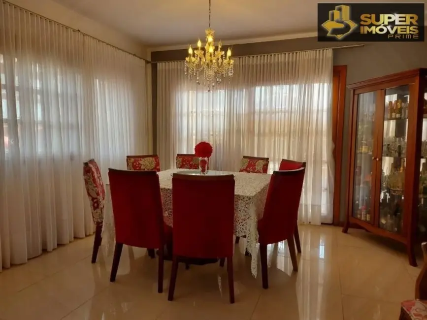 Foto 5 de Casa com 4 quartos à venda, 360m2 em Centro, Pelotas - RS
