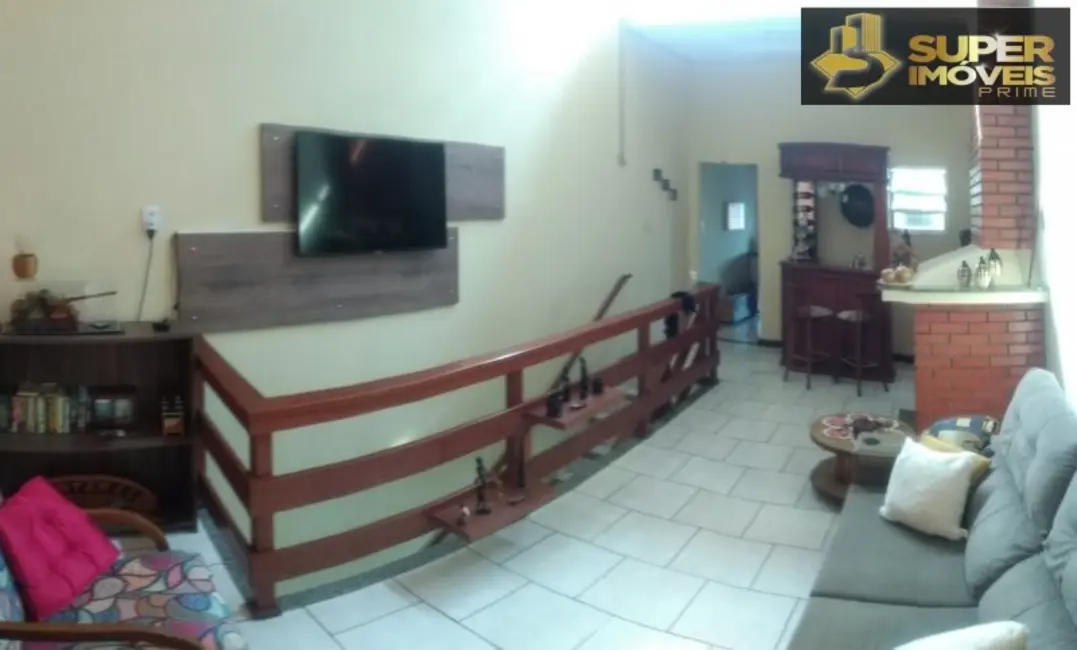 Foto 2 de Casa com 2 quartos à venda, 185m2 em Fragata, Pelotas - RS