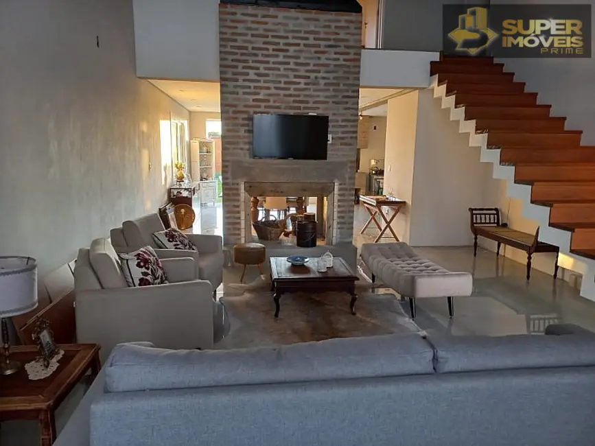 Foto 4 de Casa com 3 quartos à venda, 400m2 em Laranjal, Pelotas - RS