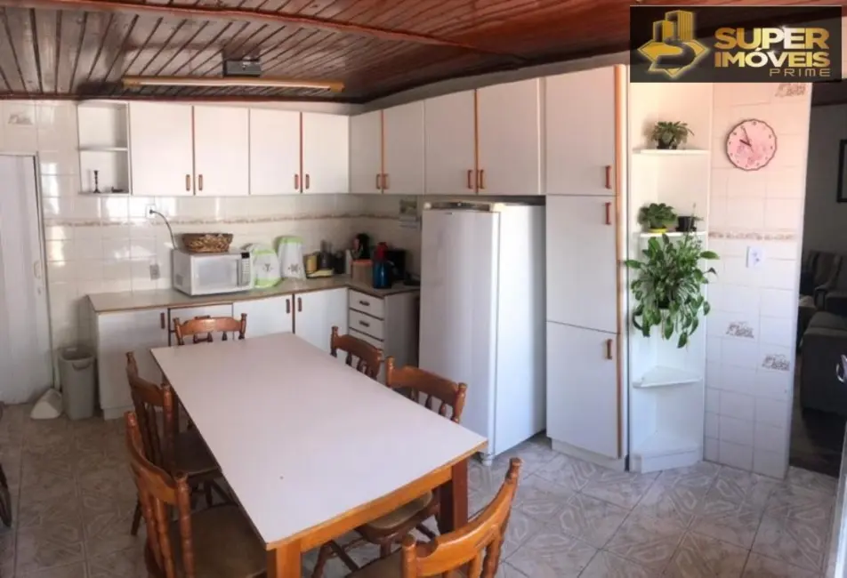 Foto 3 de Casa com 3 quartos à venda, 200m2 em Fragata, Pelotas - RS