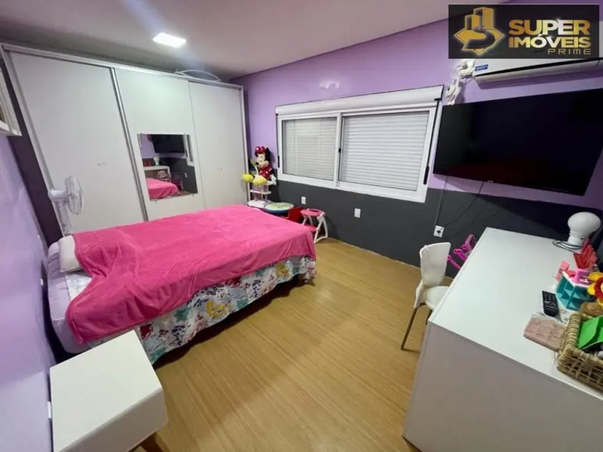 Foto 9 de Casa com 3 quartos à venda, 360m2 em Laranjal, Pelotas - RS