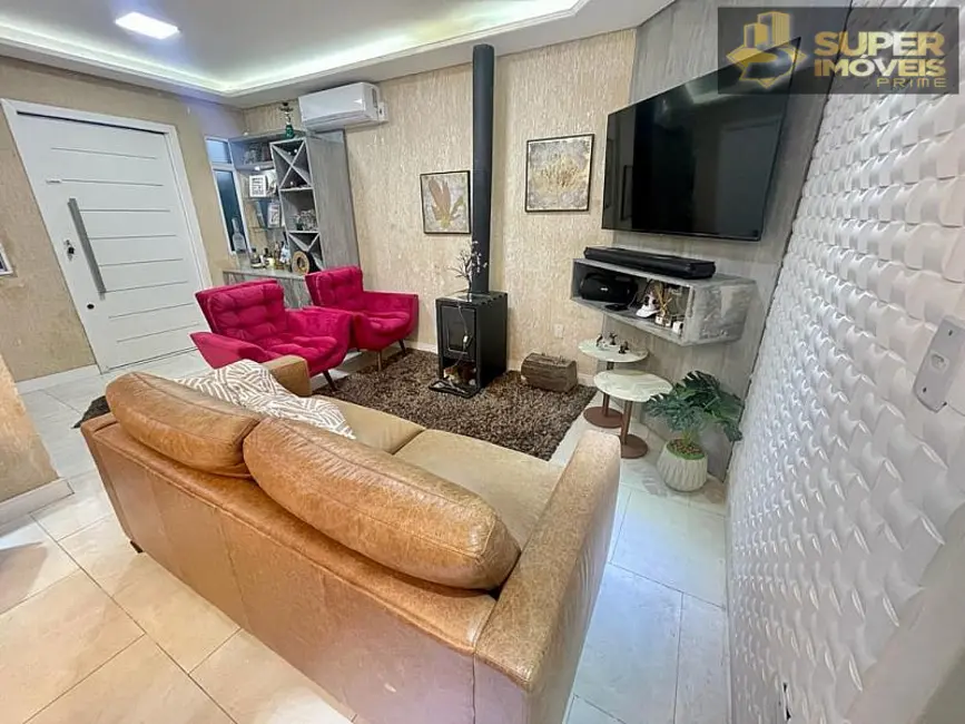 Foto 2 de Casa com 3 quartos à venda, 360m2 em Laranjal, Pelotas - RS