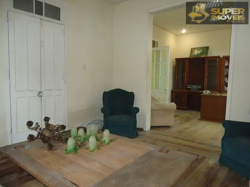 Casa com 3 quartos à venda, 260m2 em Centro, Pelotas - RS - imagem 2 Foto 2 de Casa com 3 quartos à venda, 260m2 em Centro, Pelotas - RS
