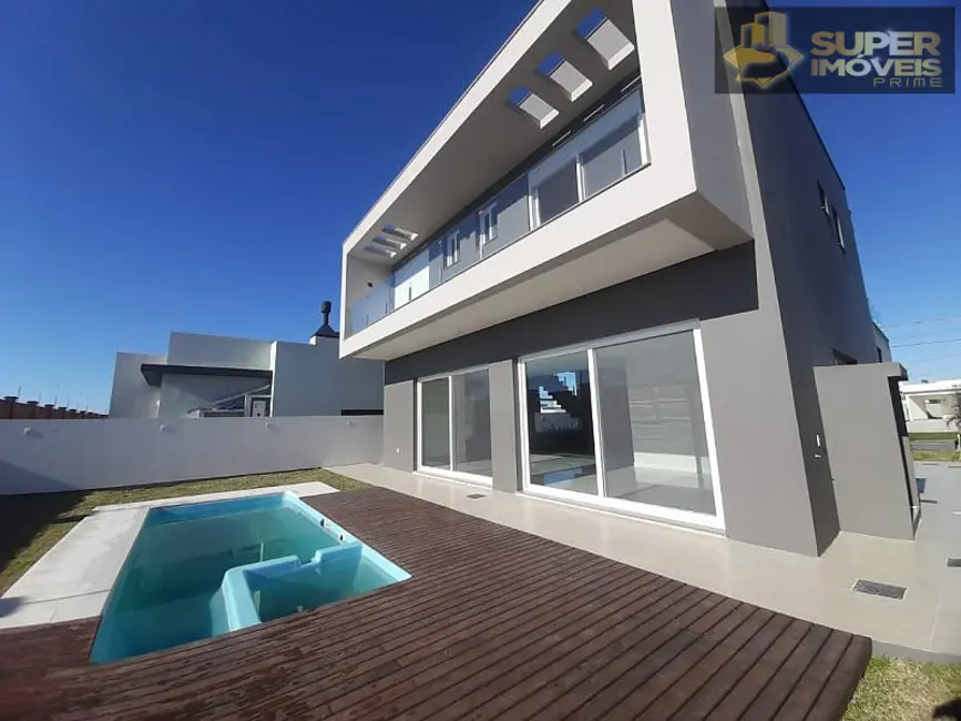 Foto 2 de Casa com 3 quartos à venda, 400m2 em Laranjal, Pelotas - RS