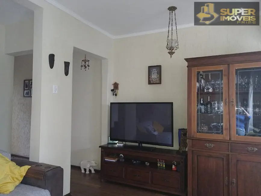 Casa com 2 quartos à venda, 145m2 em Centro, Pelotas - RS - imagem 4 Foto 4 de Casa com 2 quartos à venda, 145m2 em Centro, Pelotas - RS