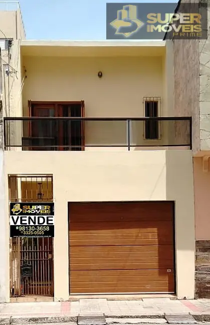 Casa com 2 quartos à venda, 145m2 em Centro, Pelotas - RS - imagem 2 Foto 2 de Casa com 2 quartos à venda, 145m2 em Centro, Pelotas - RS