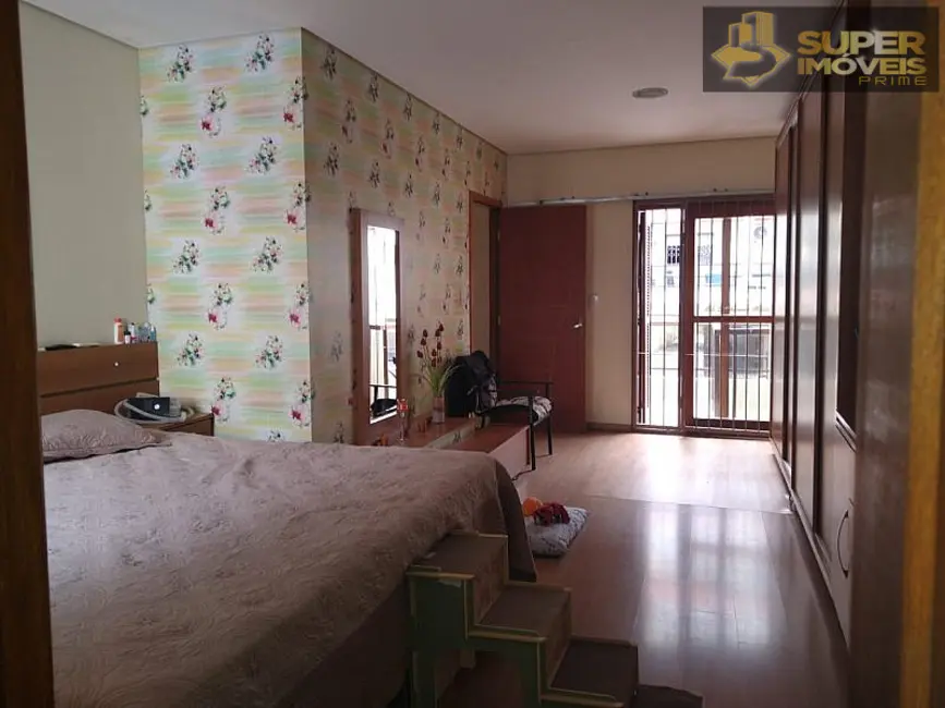 Casa com 2 quartos à venda, 145m2 em Centro, Pelotas - RS - imagem 8 Foto 8 de Casa com 2 quartos à venda, 145m2 em Centro, Pelotas - RS