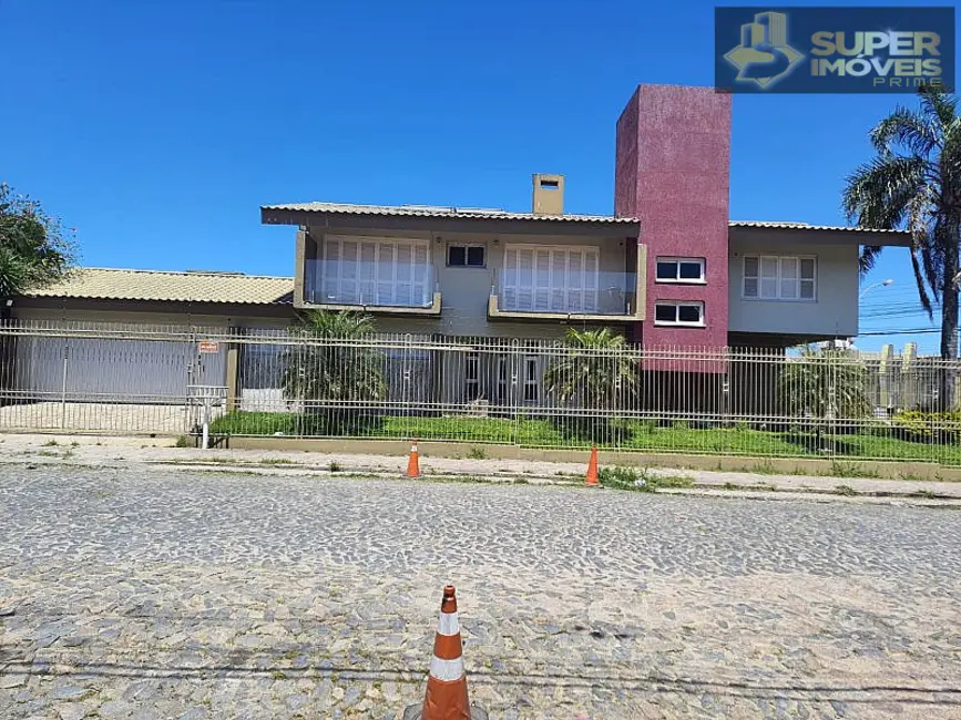 Casa com 3 quartos à venda, 492m2 em Três Vendas, Pelotas - RS - imagem 2 Foto 2 de Casa com 3 quartos à venda, 492m2 em Três Vendas, Pelotas - RS