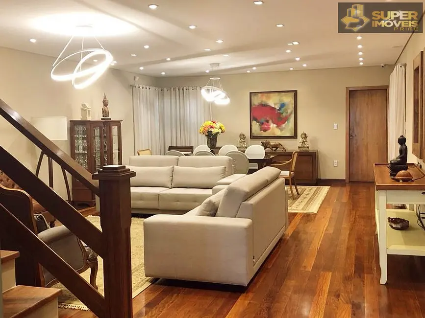 Casa com 4 quartos à venda, 864m2 em Centro, Pelotas - RS - imagem 4 Foto 4 de Casa com 4 quartos à venda, 864m2 em Centro, Pelotas - RS