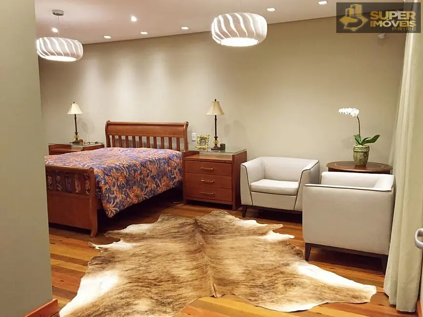 Casa com 4 quartos à venda, 864m2 em Centro, Pelotas - RS - imagem 8 Foto 8 de Casa com 4 quartos à venda, 864m2 em Centro, Pelotas - RS
