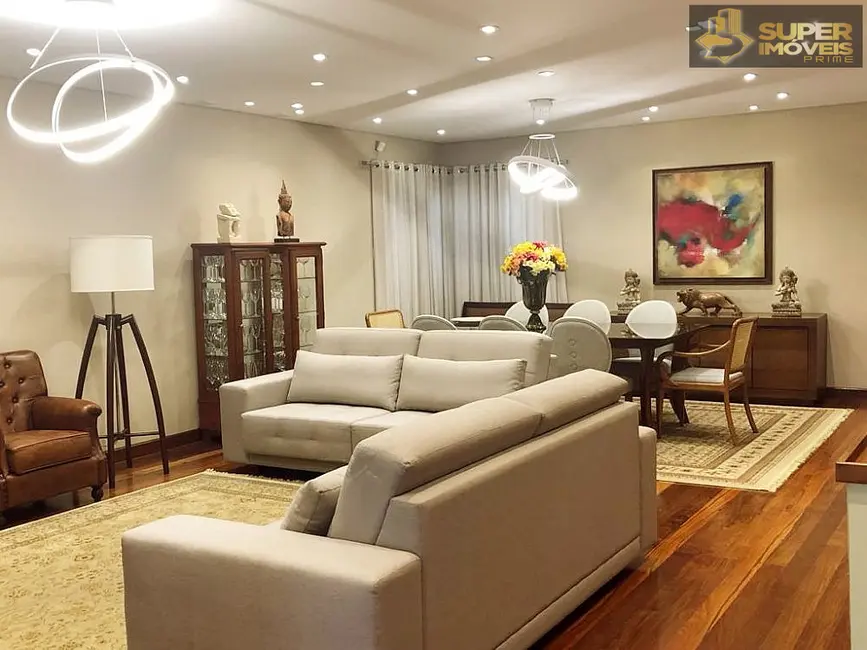 Casa com 4 quartos à venda, 864m2 em Centro, Pelotas - RS - imagem 2 Foto 2 de Casa com 4 quartos à venda, 864m2 em Centro, Pelotas - RS