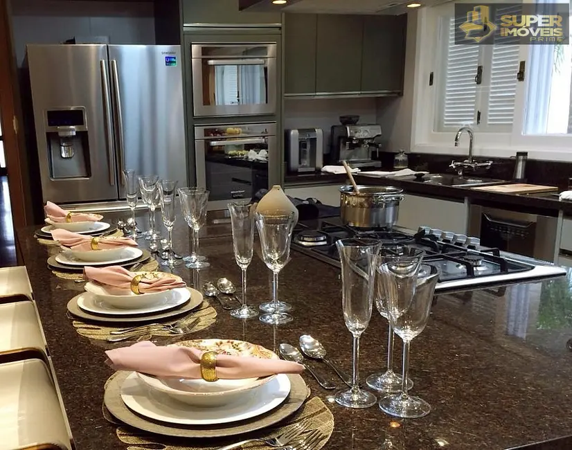 Casa com 4 quartos à venda, 864m2 em Centro, Pelotas - RS - imagem 7 Foto 7 de Casa com 4 quartos à venda, 864m2 em Centro, Pelotas - RS