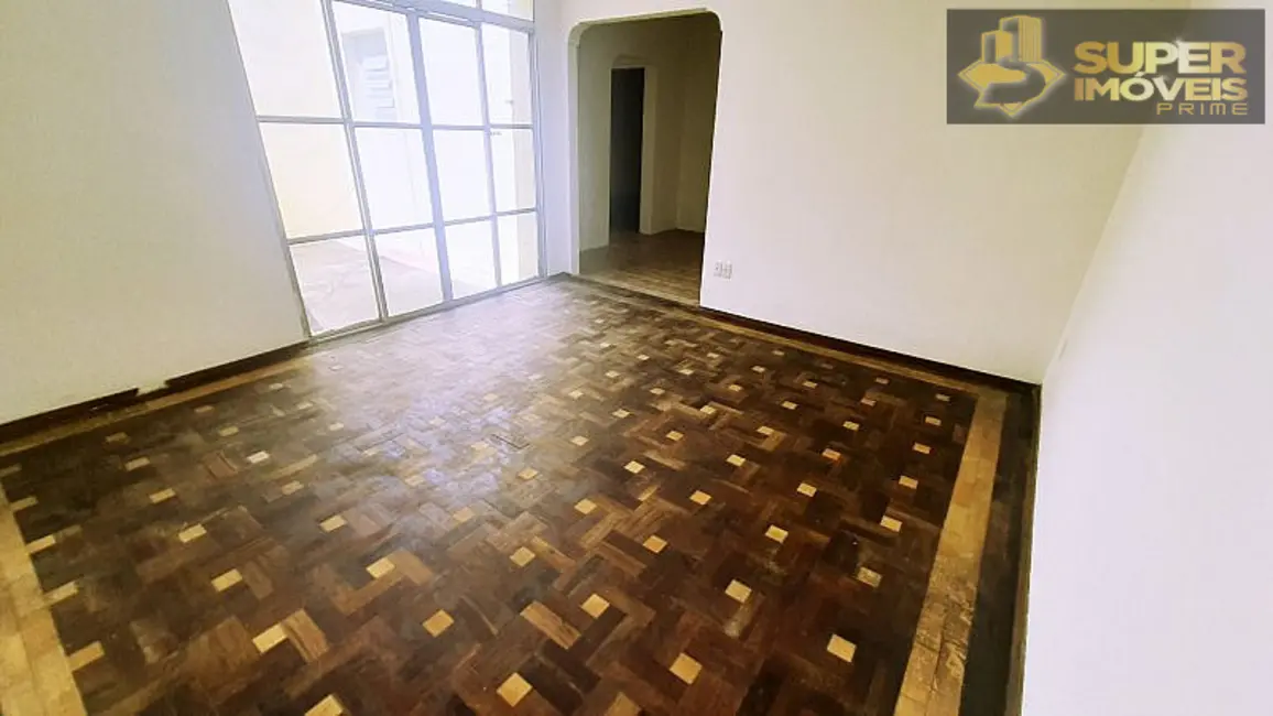 Casa com 3 quartos à venda, 315m2 em Centro, Pelotas - RS - imagem 6 Foto 6 de Casa com 3 quartos à venda, 315m2 em Centro, Pelotas - RS